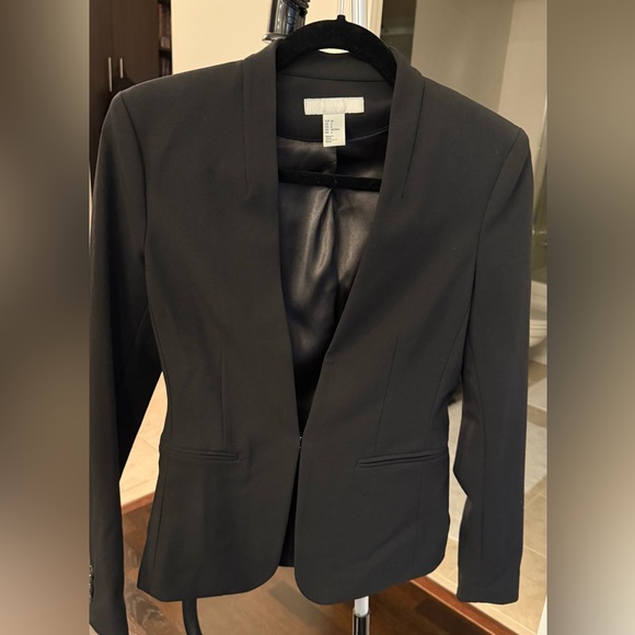 H&M Jackets & Blazers - H&M Black Women's Blazer with no lapels size 6